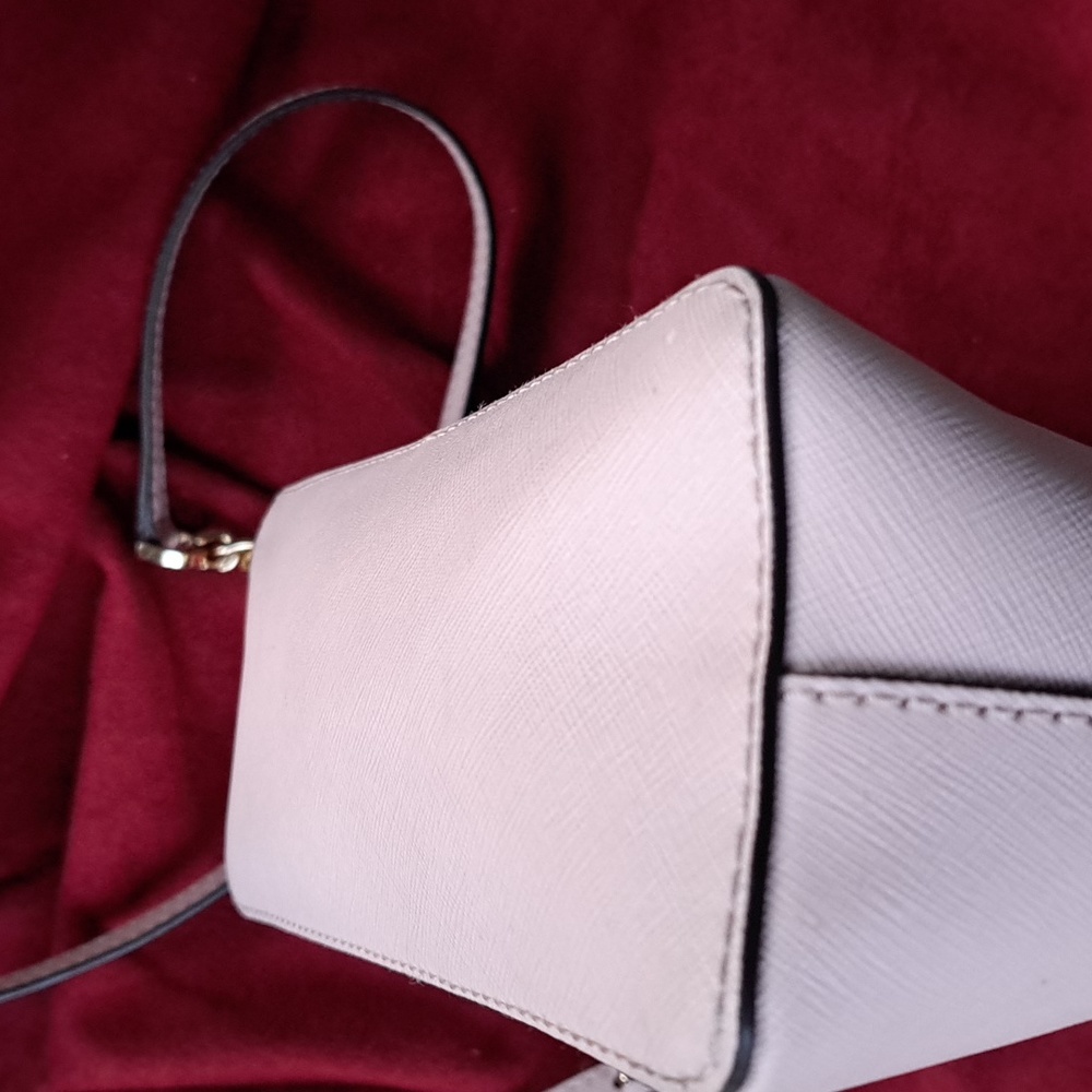 🎁 SOLD NEW Michael Kors Pink Dome Design Leather Crossbody Excellent Cond. - Picture 8 of 11